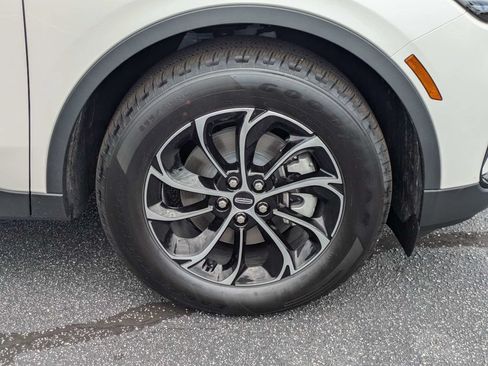 New 2026 Lincoln Nautilus Premier AWD/4WD image 11