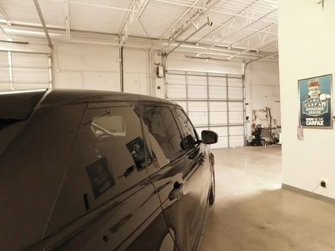 Used 2017 Land Rover Range Rover Sport SE image 26