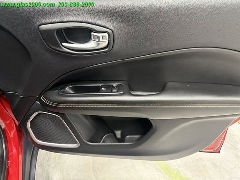 Used 2018 Jeep Compass Latitude w/ Popular Equipment Group AWD/4WD image 29