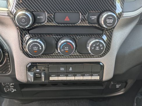 Used 2024 RAM 2500 Tradesman w/ Chrome Appearance Group AWD/4WD image 24