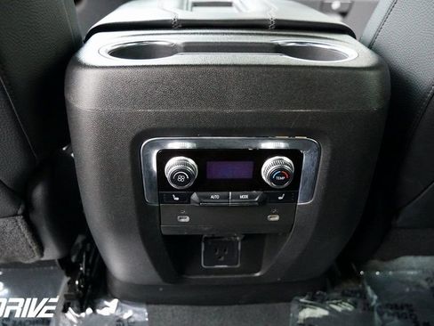 Used 2023 GMC Yukon XL Denali image 35