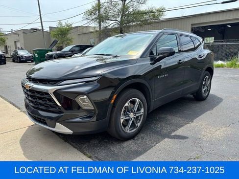 Certified 2025 Chevrolet Blazer LT w/ Convenience Package FWD image 1