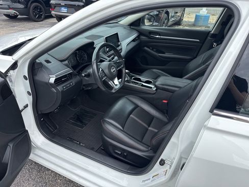 Used 2023 Nissan Altima 2.5 SR image 14