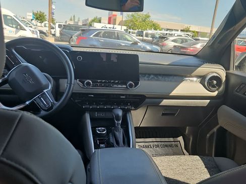 Used 2024 Chevrolet Colorado ZR2 image 10