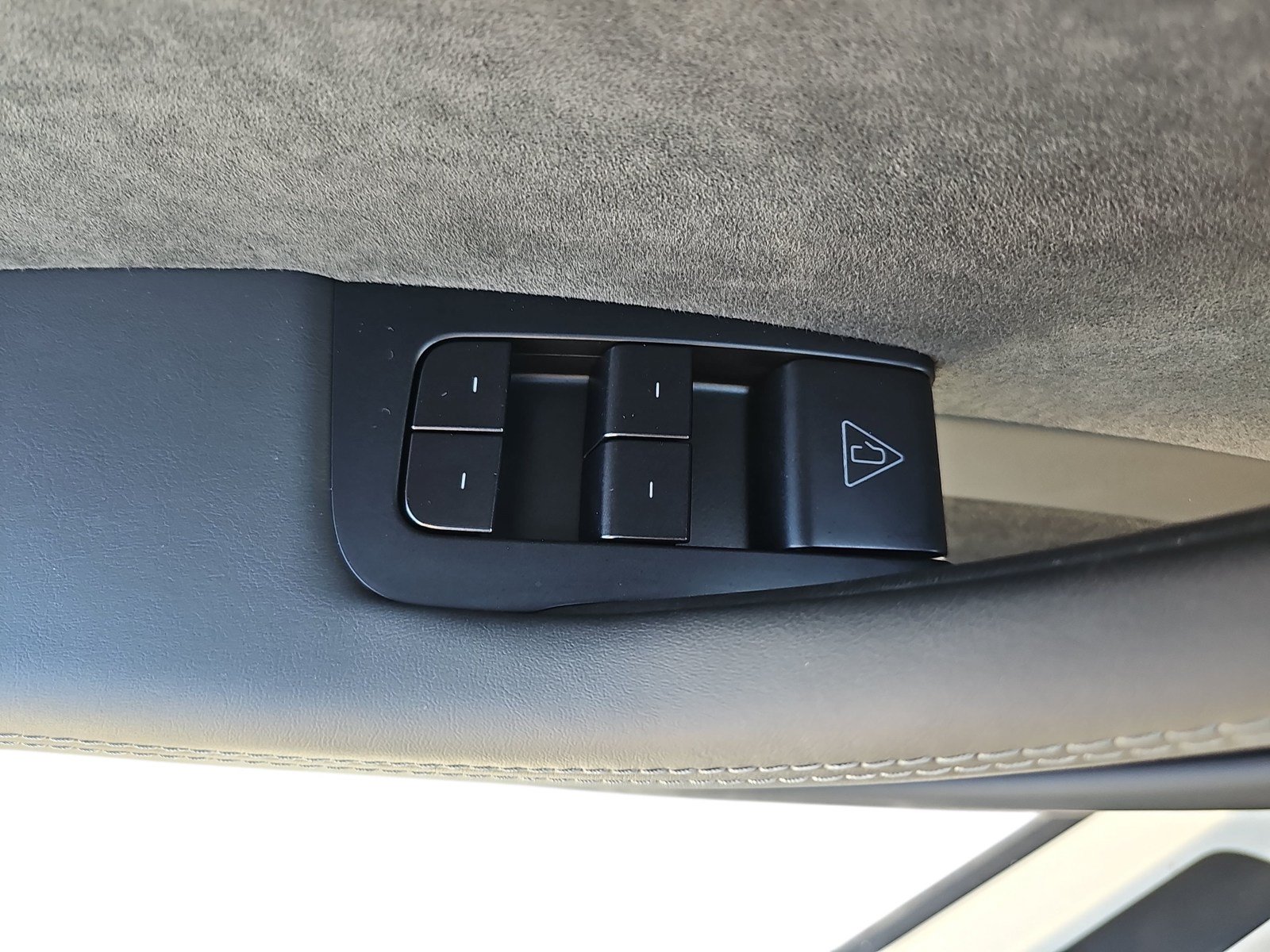 Used 2026 Tesla Model Y AWD image 24