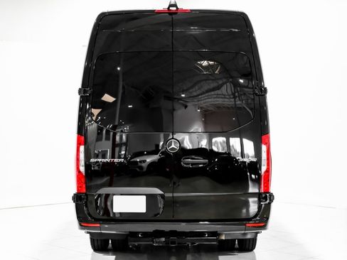 Used 2024 Mercedes-Benz Sprinter 3500 image 7