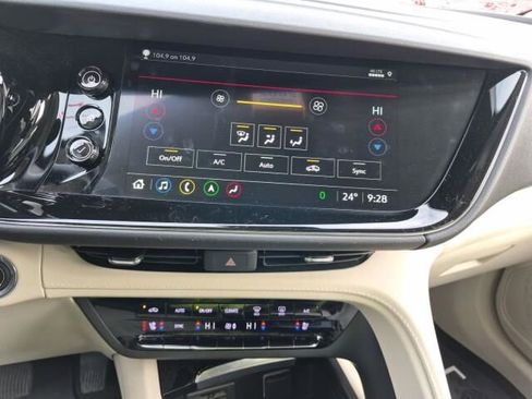 Used 2023 Buick Envision Avenir image 12