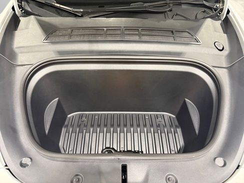 Used 2022 Tesla Model Y Performance image 35