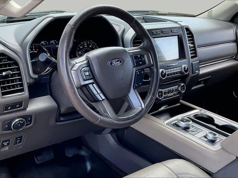 Used 2018 Ford Expedition Max XLT w/ Equipment Group 202A AWD/4WD image 18