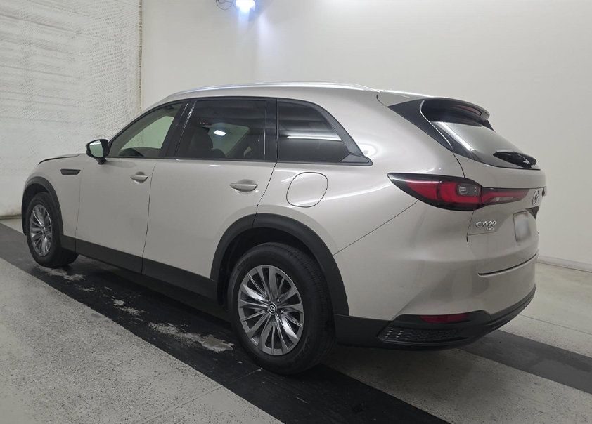 Used 2024 MAZDA CX-90 3.3 Turbo w/ Preferred Package AWD/4WD image 2