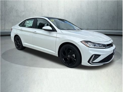 New 2025 Volkswagen Jetta SE image 8