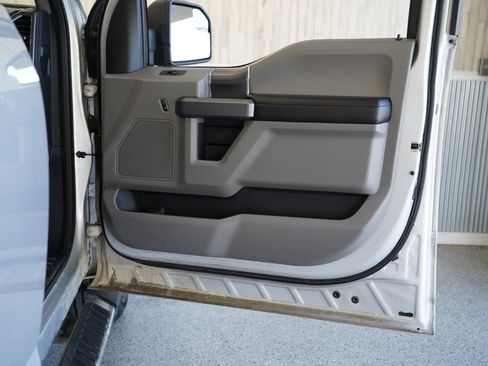 Used 2016 Ford F150 XLT w/ Equipment Group 301A Mid image 31