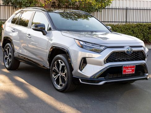Certified 2023 Toyota RAV4 XSE w/ Weather Package AWD/4WD image 3