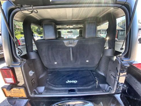 Used 2016 Jeep Wrangler Sahara w/ Connectivity Group AWD/4WD image 19