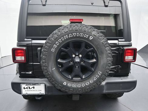 Used 2021 Jeep Wrangler Unlimited Sport AWD/4WD image 9