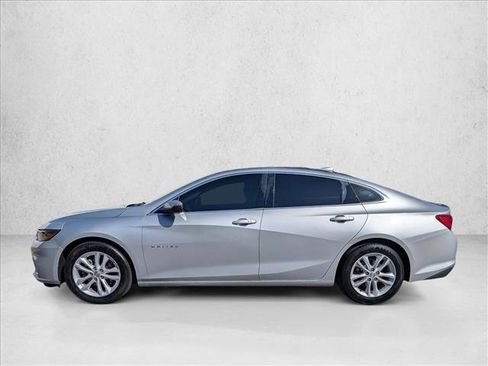 Used 2016 Chevrolet Malibu LT w/ Driver Confidence Package FWD image 9