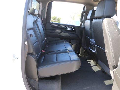 Used 2025 Chevrolet Silverado 2500 LTZ w/ LTZ Premium Package image 33