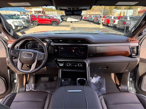 Used 2025 GMC Sierra 2500 Denali w/ Denali Reserve Package image 11