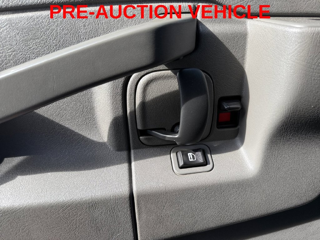 Used 2017 Chevrolet Express 2500 Extended RWD image 24