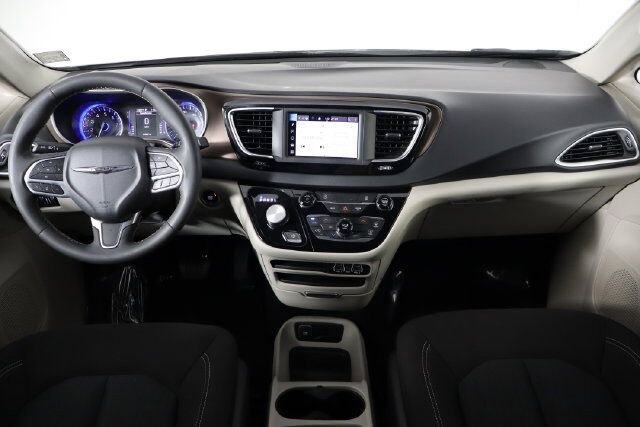 Used 2023 Chrysler Voyager LX FWD image 16