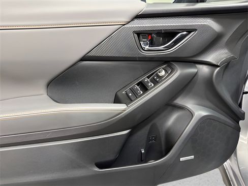 Certified 2025 Subaru Crosstrek 2.5i Limited w/ Popular Package #4A image 9