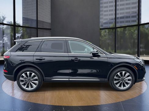 Certified 2022 Lincoln Corsair Reserve w/ Elements Package AWD/4WD image 2