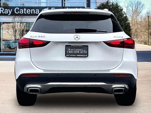 Used 2026 Mercedes-Benz GLA 250 4MATIC image 4
