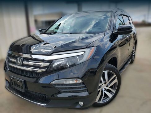 Used 2018 Honda Pilot Touring image 8