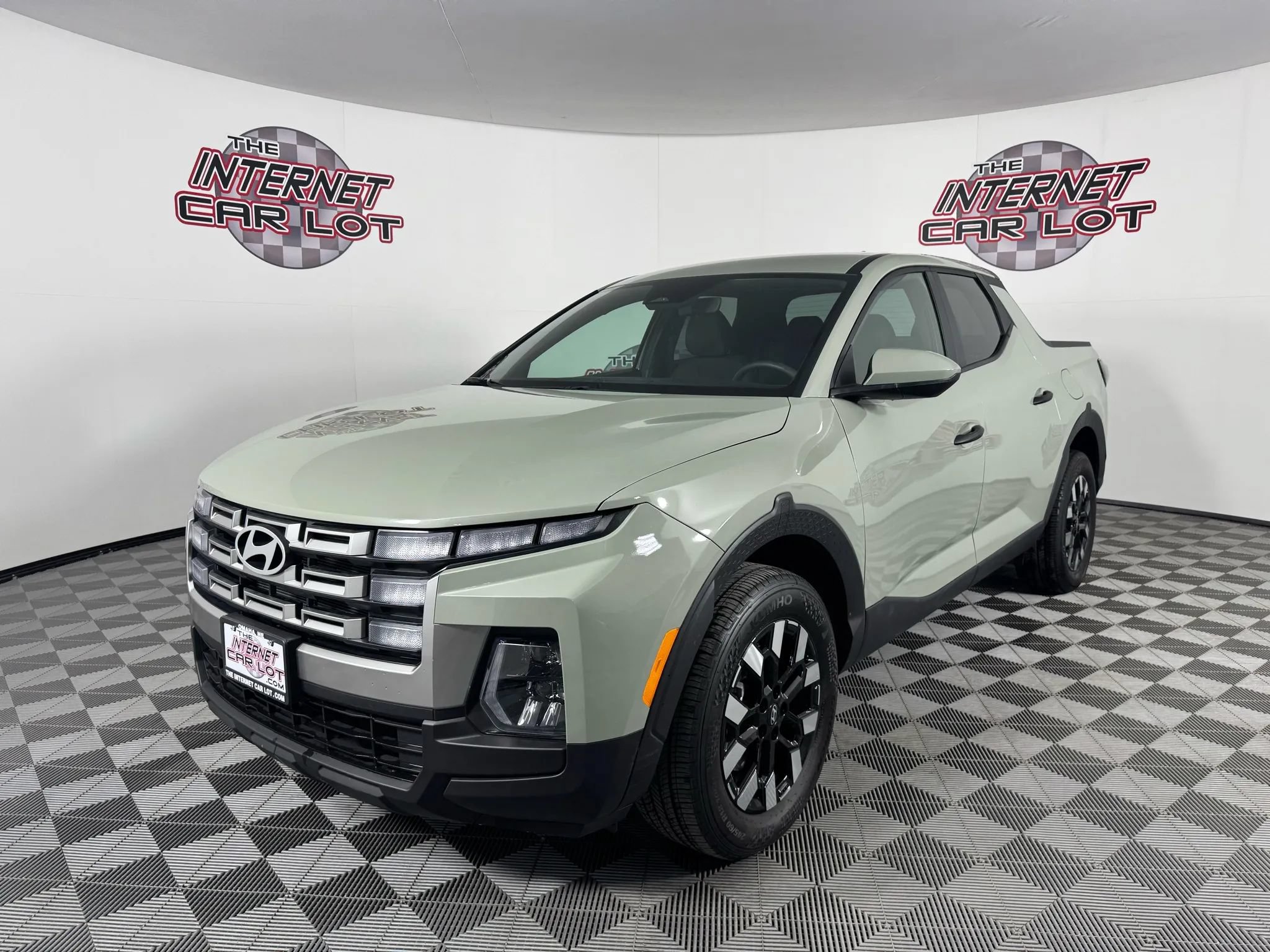 Used 2025 Hyundai Santa Cruz SE AWD/4WD image 3