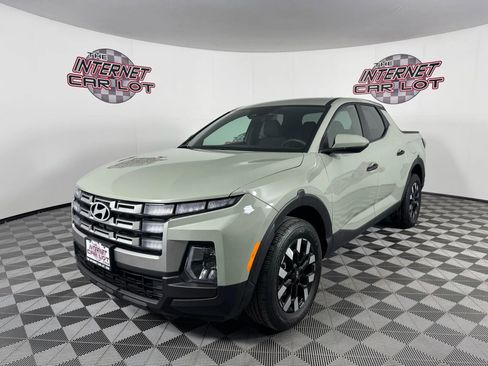 Used 2025 Hyundai Santa Cruz SE image 3