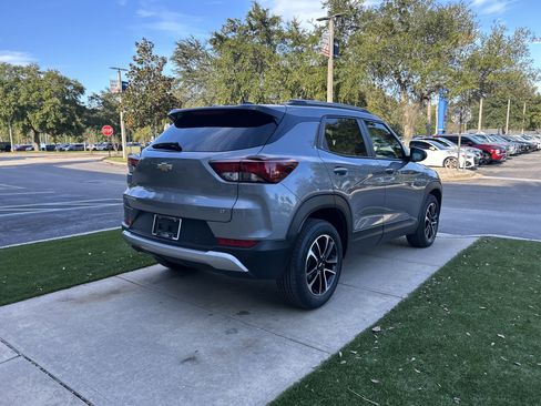 Used 2024 Chevrolet TrailBlazer LT w/ Convenience Package image 7