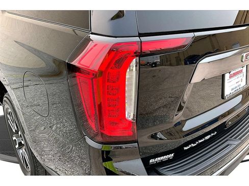 Used 2023 GMC Yukon XL AT4 w/ AT4 Premium Package AWD/4WD image 37