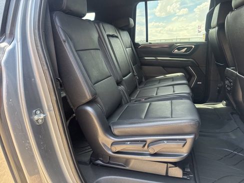 Used 2022 Chevrolet Suburban Z71 AWD/4WD image 32