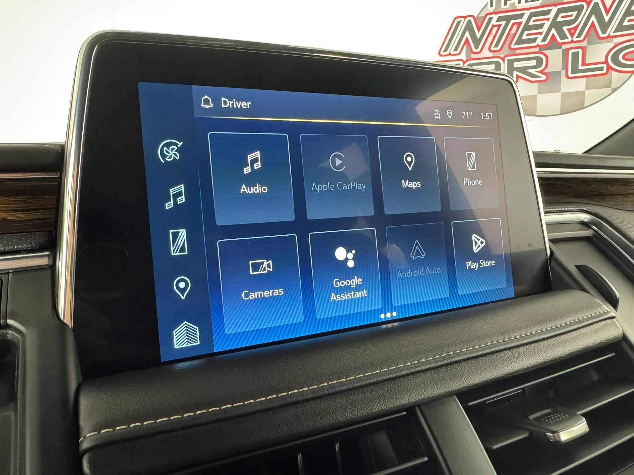 Used 2023 Chevrolet Suburban Premier AWD/4WD image 19