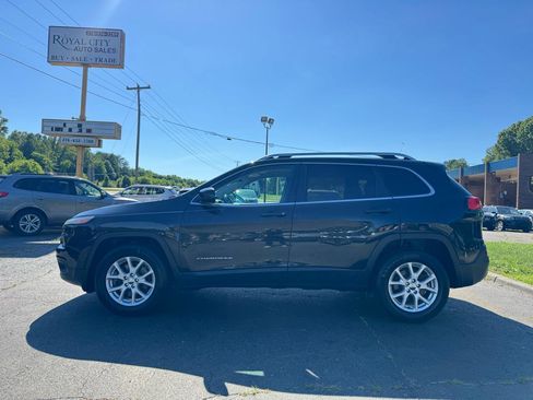 Used 2015 Jeep Cherokee Latitude w/ Comfort/Convenience Group AWD/4WD image 8