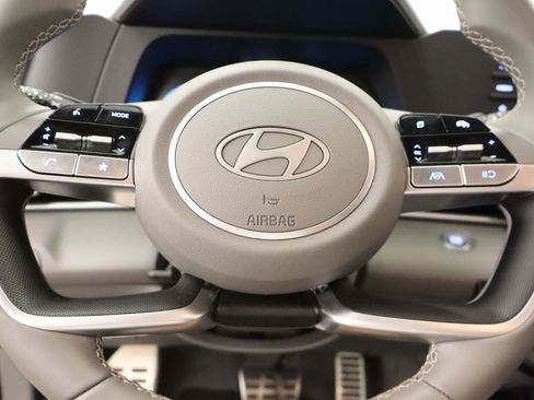 Used 2025 Hyundai Elantra Sport image 12