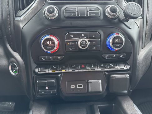 Used 2020 GMC Sierra 1500 AT4 w/ AT4 Premium Package image 19