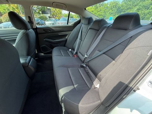 Used 2025 Nissan Altima 2.5 SV FWD image 28