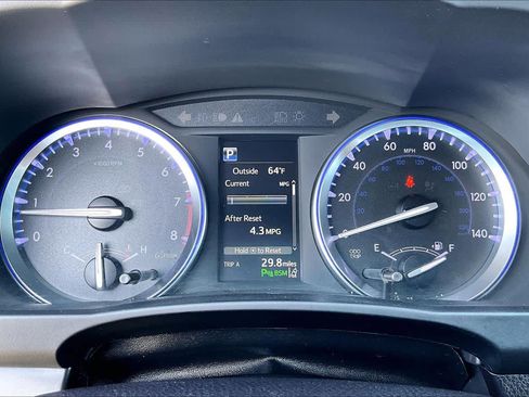 Used 2019 Toyota Highlander Limited Platinum FWD image 24