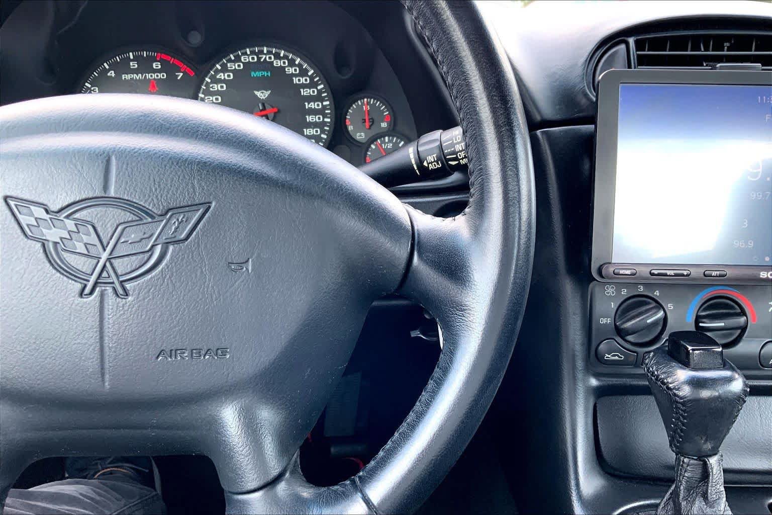 Used 2002 Chevrolet Corvette Coupe RWD image 20