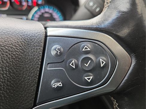 Used 2020 Chevrolet Suburban LT image 19