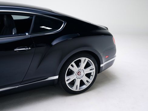 Used 2017 Bentley Continental GT image 18