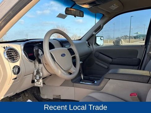 Used 2007 Ford Explorer Sport Trac XLT AWD/4WD image 8