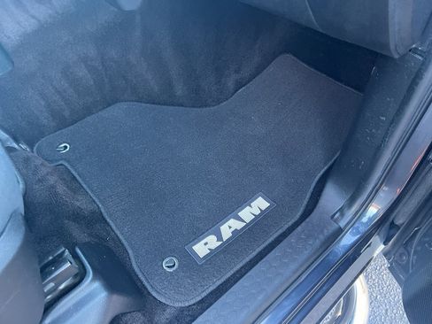 Used 2017 RAM 1500 Classic SLT image 22