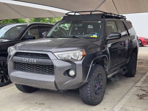 Used 2019 Toyota 4Runner SR5 AWD/4WD image 3