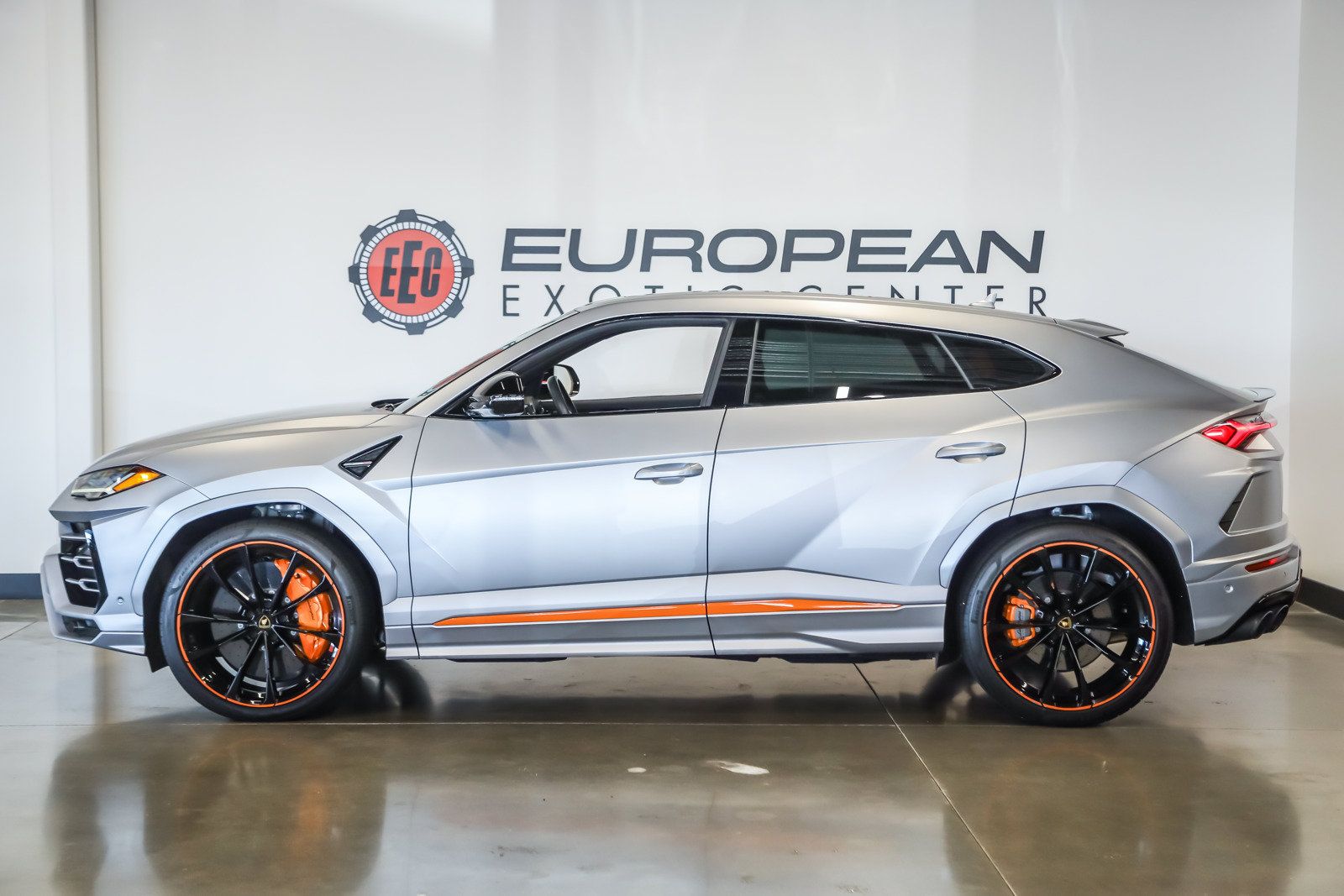 Used 2022 Lamborghini Urus AWD/4WD image 6