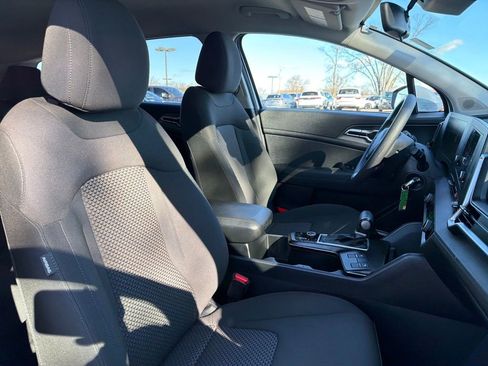 Used 2024 Kia Sportage LX image 19