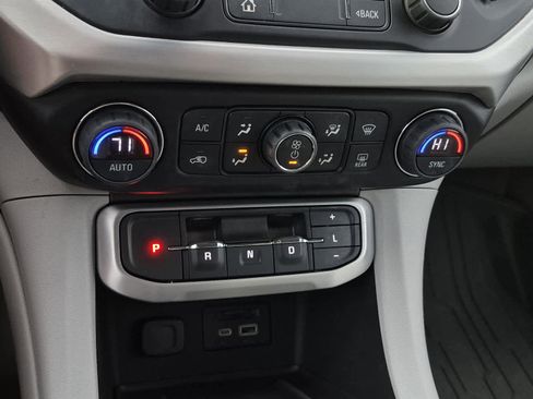 Certified 2021 GMC Acadia SLT image 32