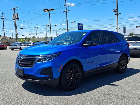 Certified 2024 Chevrolet Equinox LS w/ LS Convenience Package FWD image 3