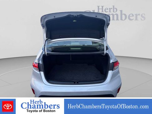 Used 2023 Toyota Corolla LE w/ LE Convenience Package FWD image 4